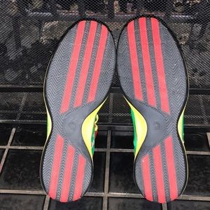 Pre loved men's Adidas D Rose 3 low tribal colorway.